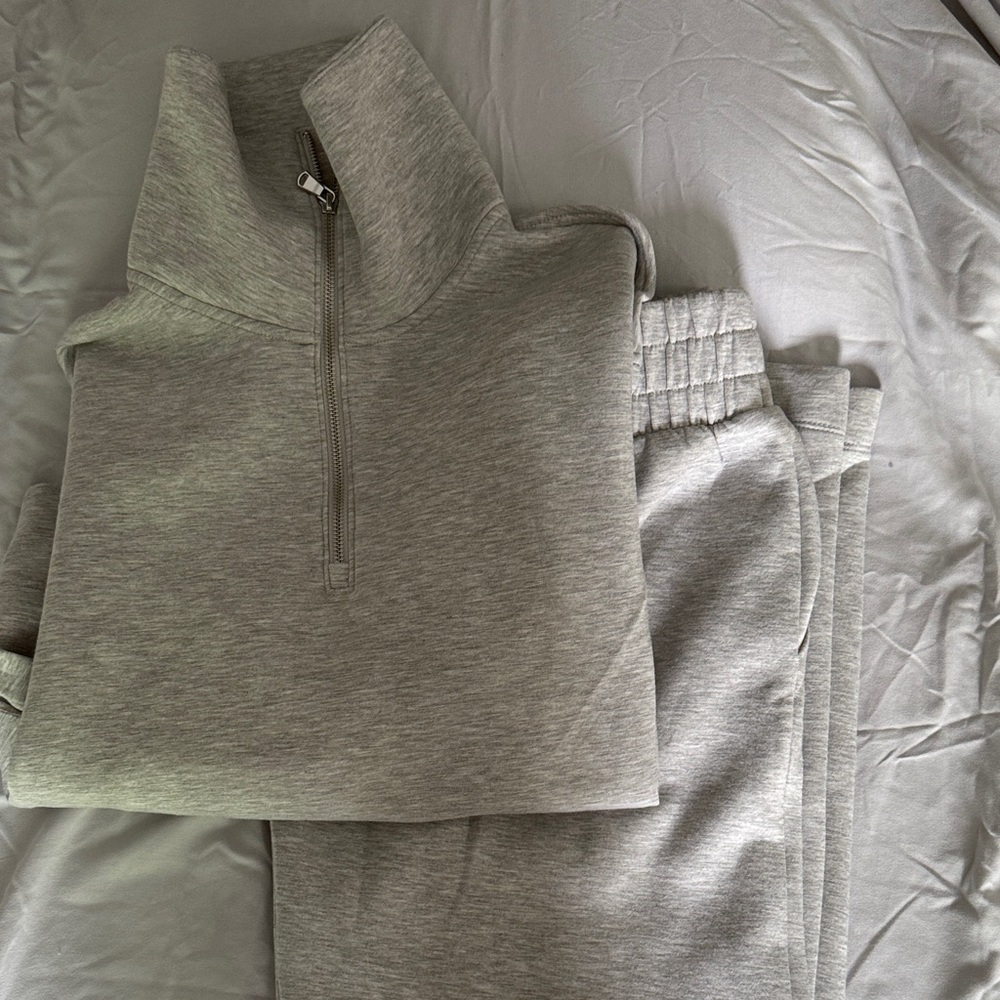 Old Navy Light Gray Cropped 1/4 zip with wide leg high-rise athletic pant.